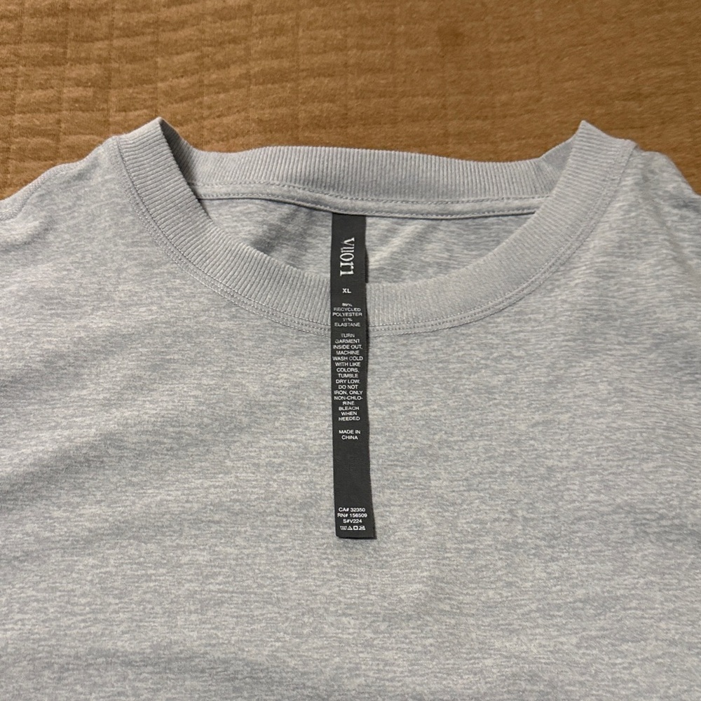Vuori Women's Light Gray Sweatshirt - Picture 2 of 3
